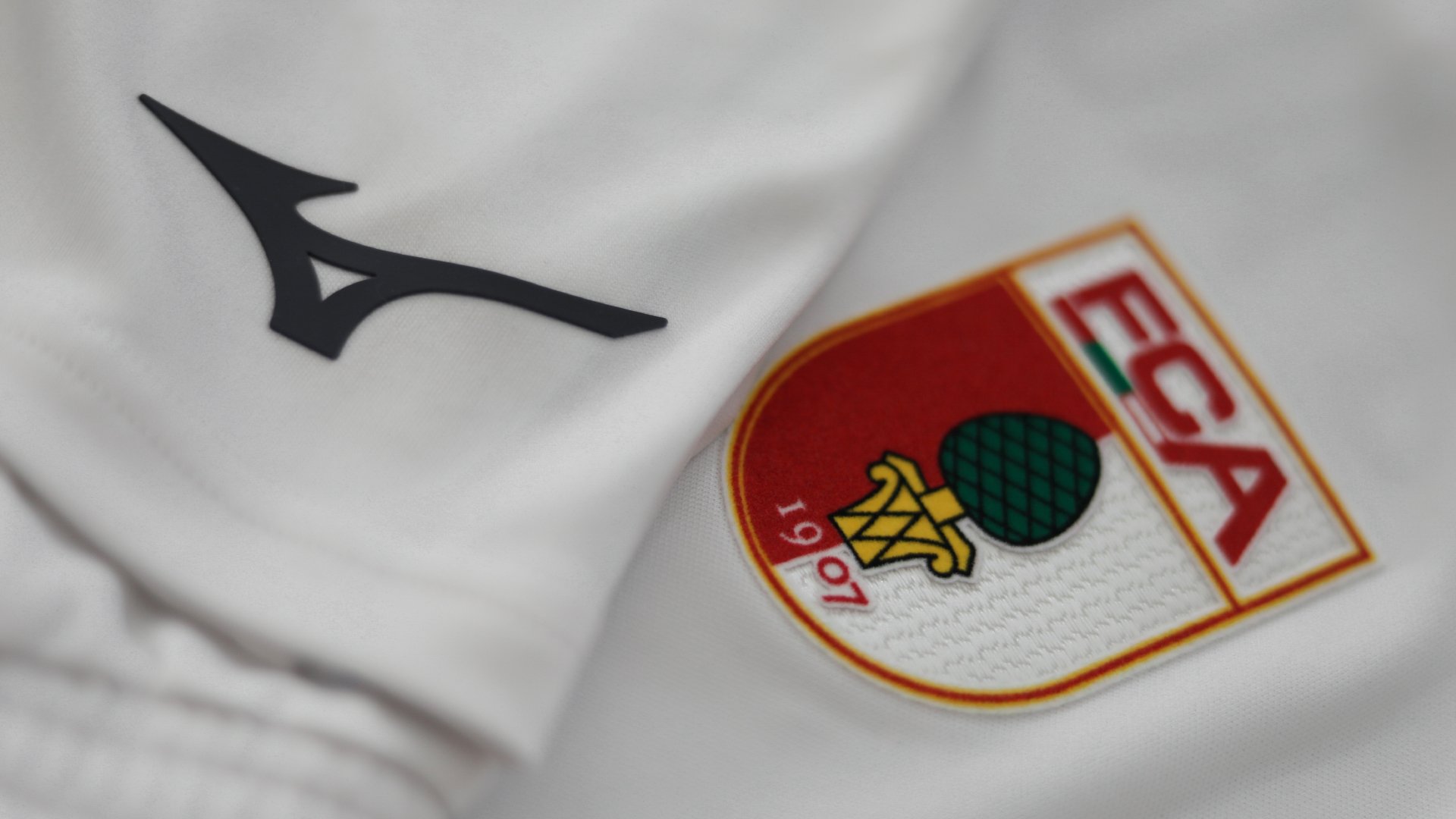 Mizuno becomes FC Augsburg s new kit designer FC Augsburg