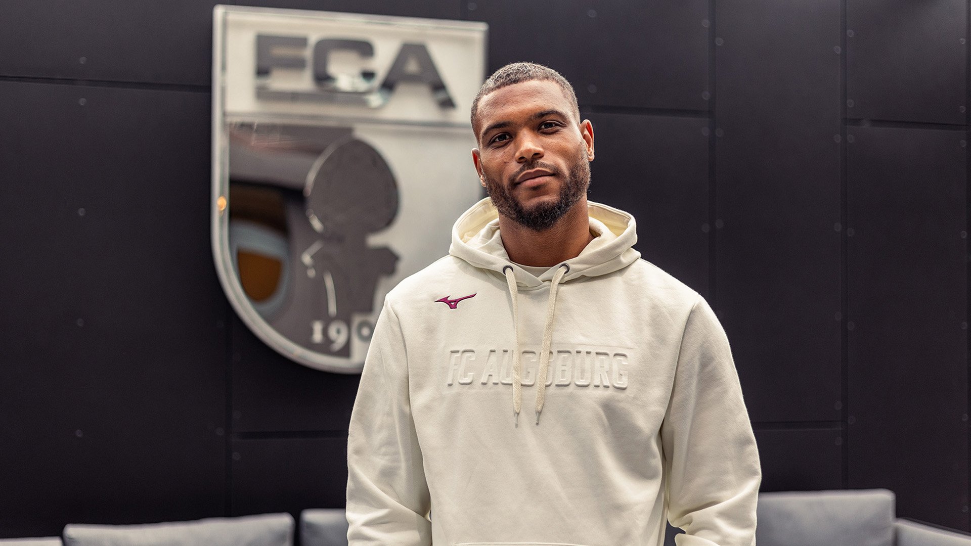 Mittelstürmer Steve Mounié wechselt zum FCA FC Augsburg