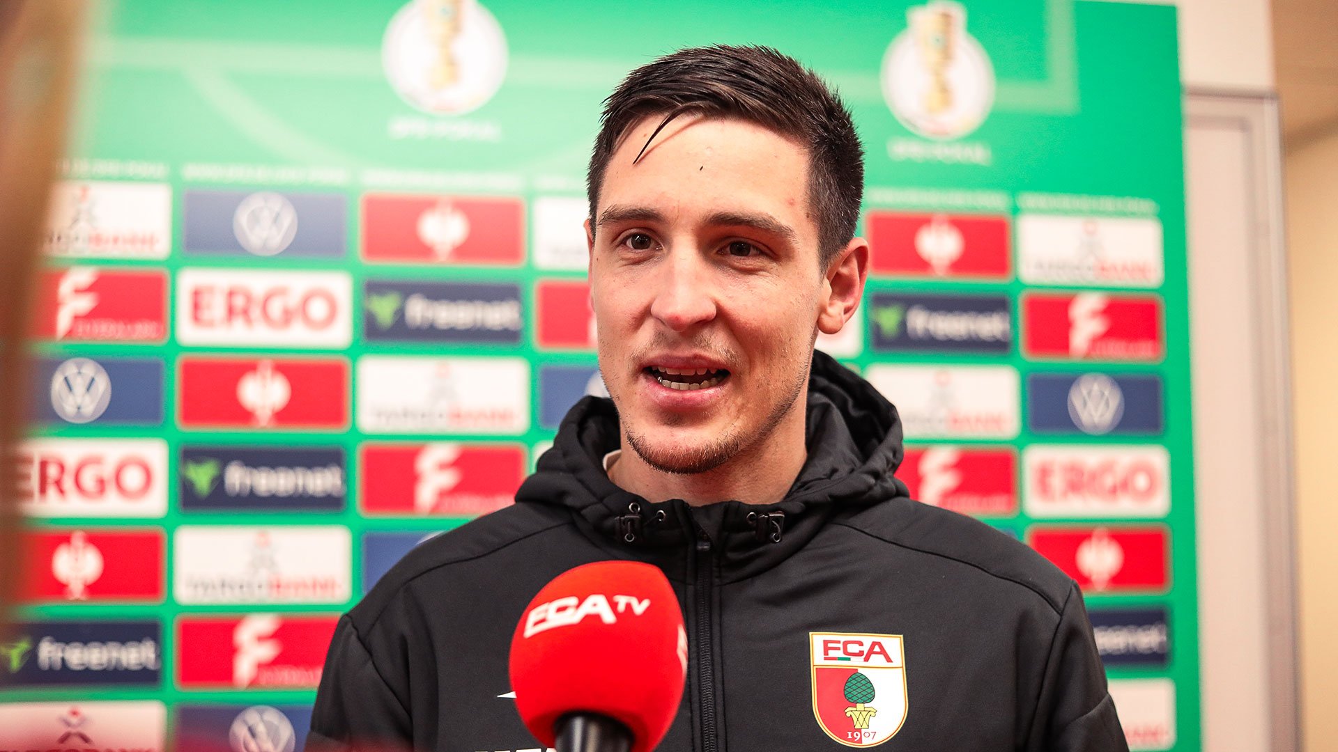 Schlotterbeck: “We want to round out the perfect week” | FC Augsburg
